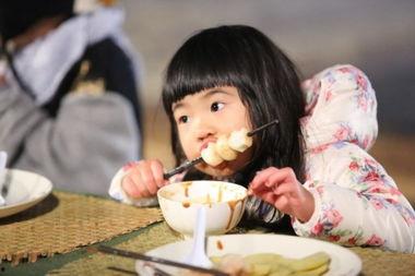 娱乐吃瓜酱姐姐摆摊